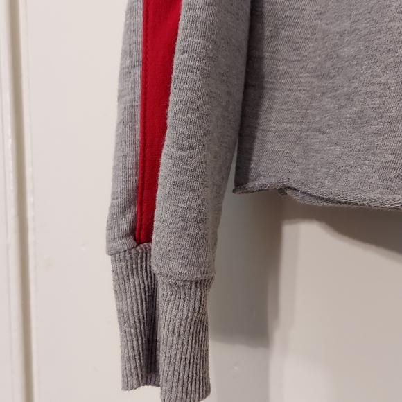 Derek Heart Cropped Hooded Sweat Shirt with Red Sleeve Stripes size Small - Picture 2 of 9